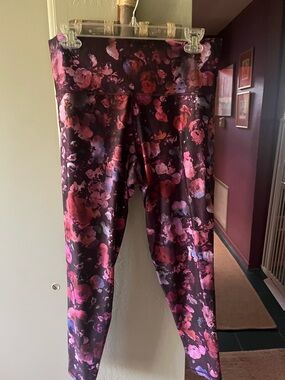 Athleta XL Floral Marble Print Tights in Pink, Purple & Black